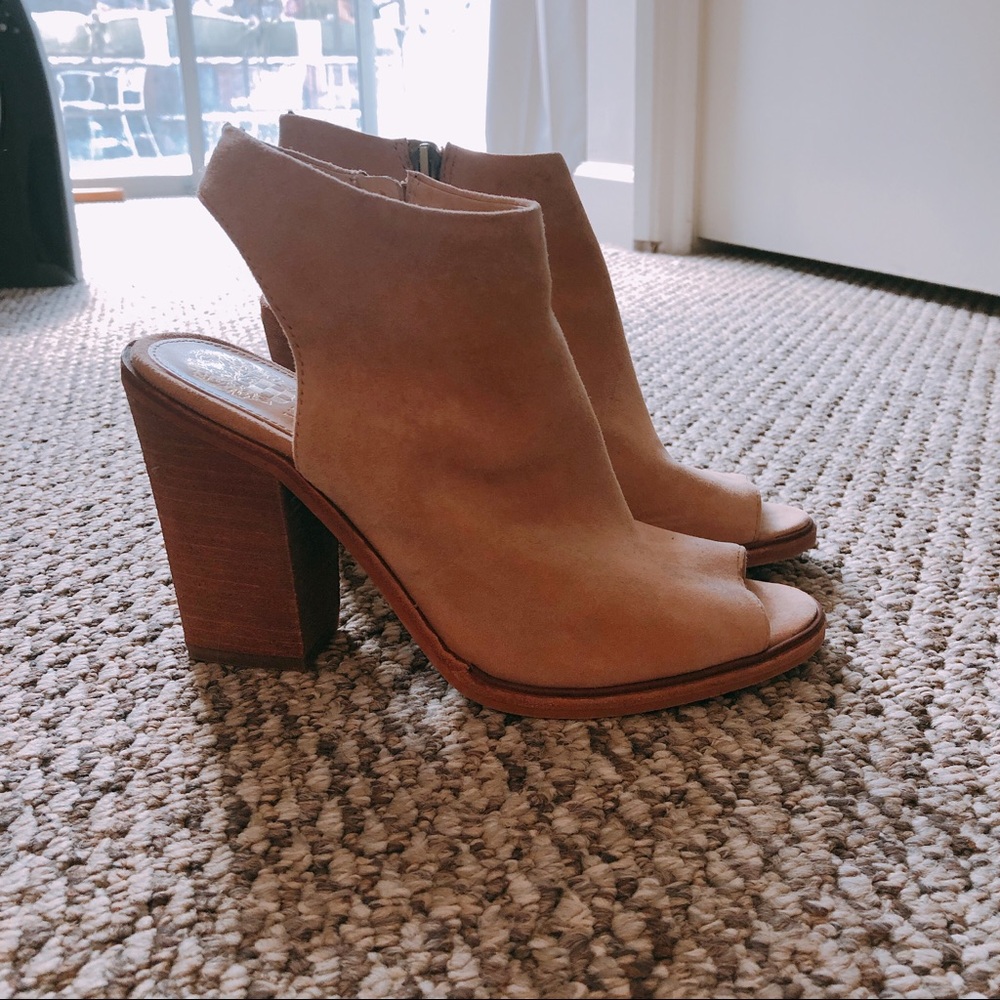 Vince Camuto Peep toe Booties